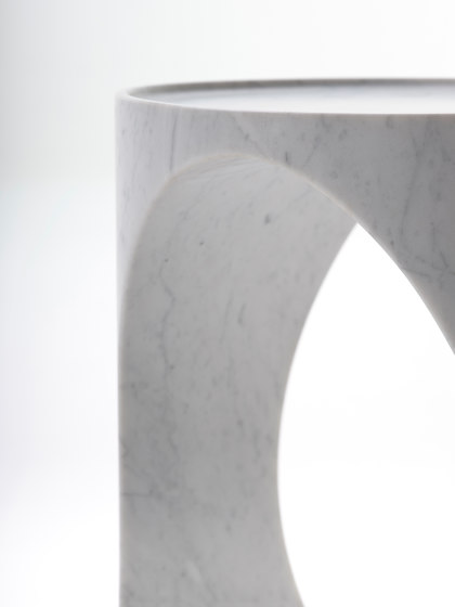 Roll side table Carrara | Mesas auxiliares | Eponimo