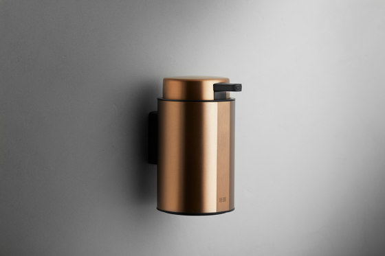 Reframe Collection I Soap dispenser, wallmounted I Copper | Distributeurs de savon / lotion | Unidrain