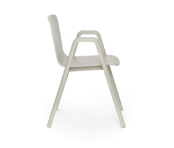Naku Stack Chair, stained ash | Sedie | Inno