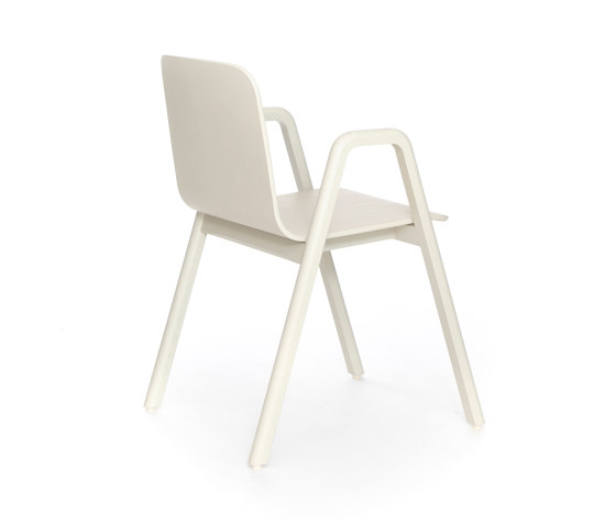 Naku Stack Chair | Chaises | Inno