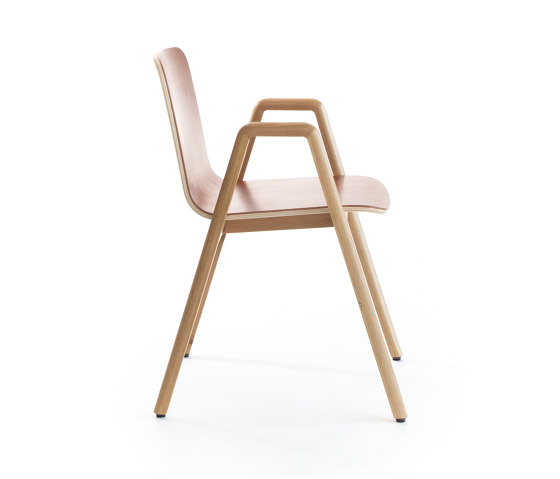 Naku Stack Chair, leather | Sedie | Inno