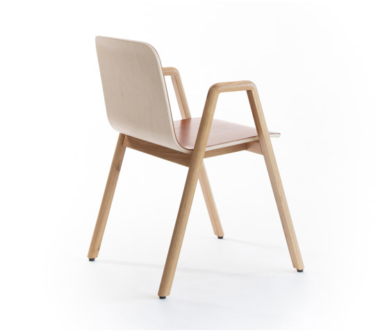 Naku Stack Chair, leather | Stühle | Inno