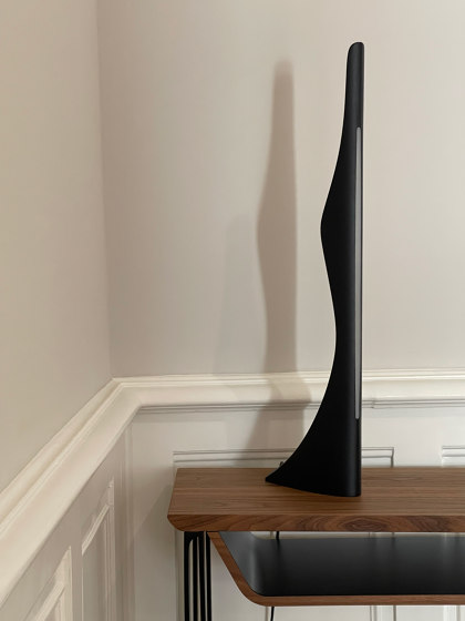 Silhouette I Lampara de mesa (negra) | Lámparas de sobremesa | Softicated