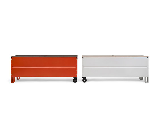 CMB | Chest Bench, red orange RAL 2001 | Bancos | Magazin®