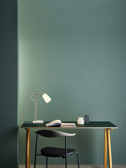 Carlton Desk | Porcelain | Lampade tavolo | Astro Lighting