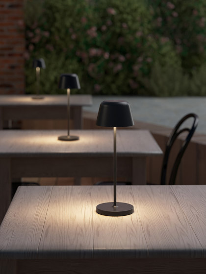 Nomad | Textured Black | Lampade outdoor tavolo | Astro Lighting