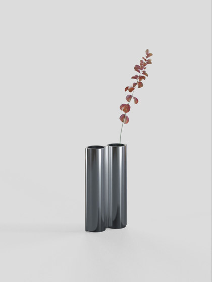 Silo Vase 2VK - Mirror Polished Aluminum | Floreros | Lambert et Fils
