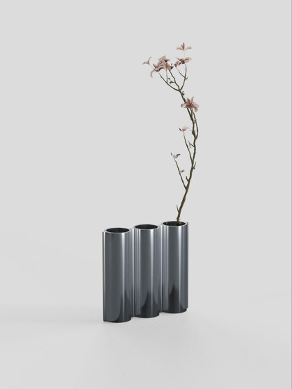 Silo Vase 3VJ - Mirror Polished Aluminum | Floreros | Lambert et Fils