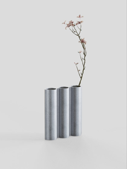 Silo Vase 3VK - Tumbled Aluminum | Vasi | Lambert et Fils