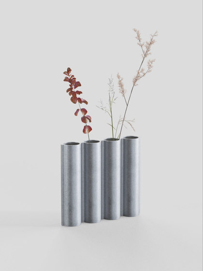 Silo Vase 4VK - Tumbled Aluminum | Floreros | Lambert et Fils