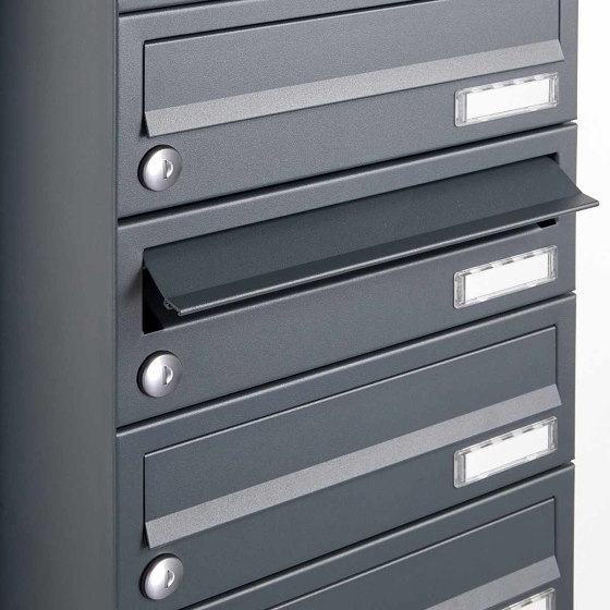 90er Plinth letterbox system Design BASIC 385P-7016 ST-SOC - RAL 7016 anthracite grey | Mailboxes | Briefkasten Manufaktur