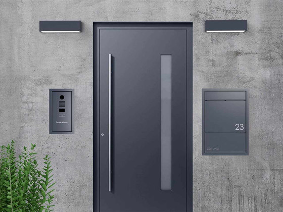 Design flush-mounted door station GOETHE UP with DoorBird video intercom - RAL of your choice | Timbres / Placas timbres | Briefkasten Manufaktur