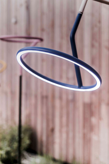 Outdoor lamp Laso with articulated lampshade-high version | Lampade outdoor pavimento | Egoé