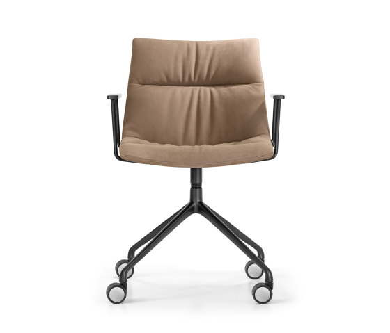 MAREL 4-prong base, castors and armrests | Chairs | Girsberger