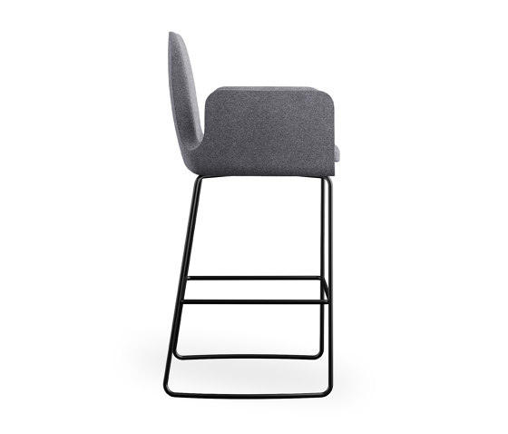 sofie - Barstool with armrests, sled metal base black | Taburetes de bar | Rossin srl