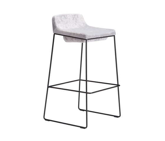 tonic metal - Barstool with low backrest, sled pedestal varnished black | Bar stools | Rossin srl