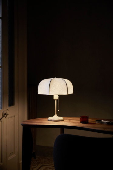 Poem Table Lamp - White/Cashmere | Lámparas de sobremesa | ferm LIVING