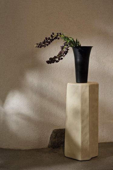 Staffa Pedestal | Tables d'appoint | ferm LIVING