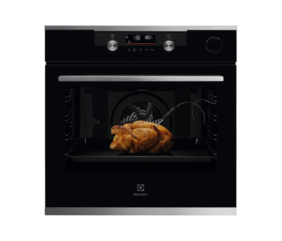 700 SteamCrisp Steam Oven/Convection Oven with Pyrolytic Cleaning | Backöfen | Electrolux Group