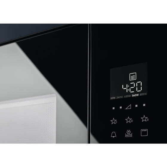800 Built-in Microwave Oven 17 L Black | Forni | Electrolux Group