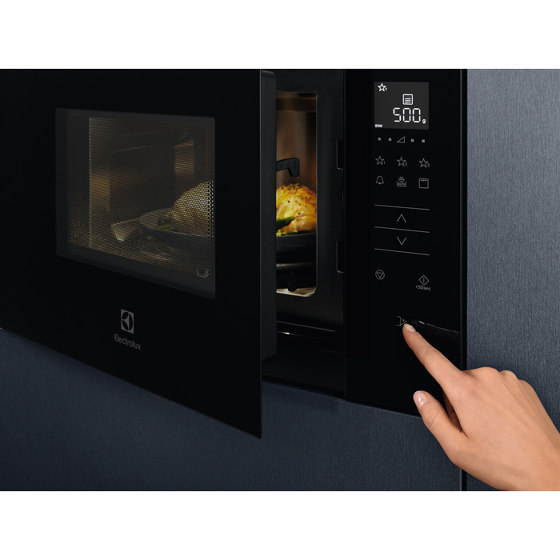 800 Built-in Microwave Oven 17 L Black | Backöfen | Electrolux Group