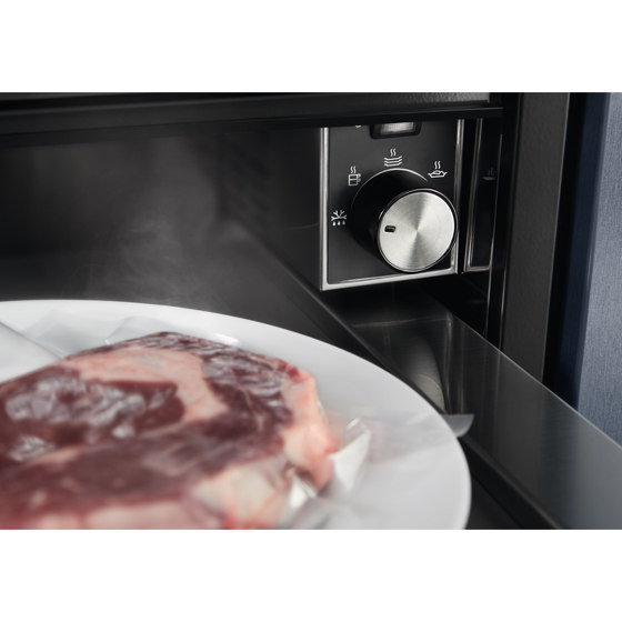 900 Heat Box Built-in Matt Black | Microwaves | Electrolux Group