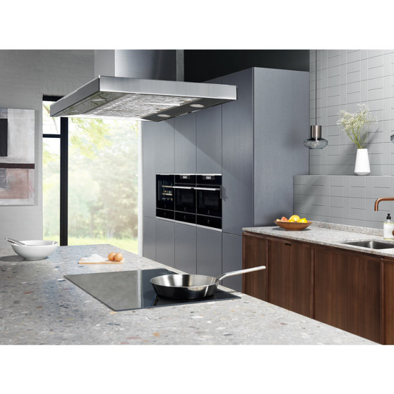 900 SteamPro Steam Oven/Convection Oven with Steam Cleaning | Backöfen | Electrolux Group