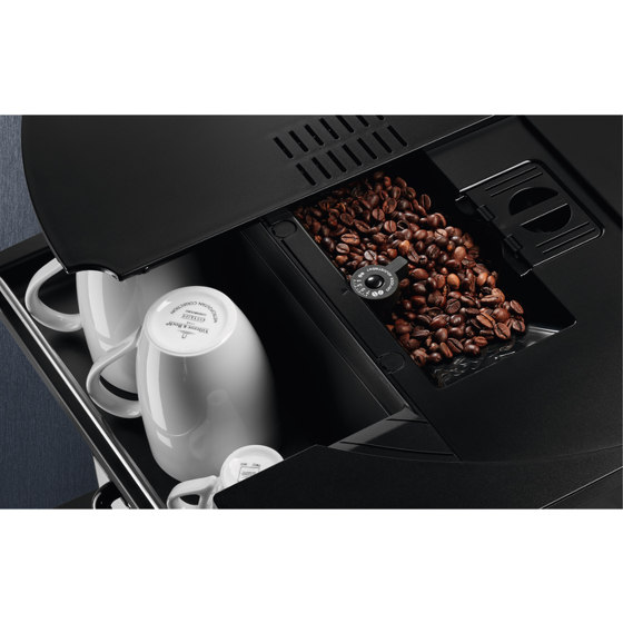 Built-in Coffee Machine Black | Máquinas de café | Electrolux Group