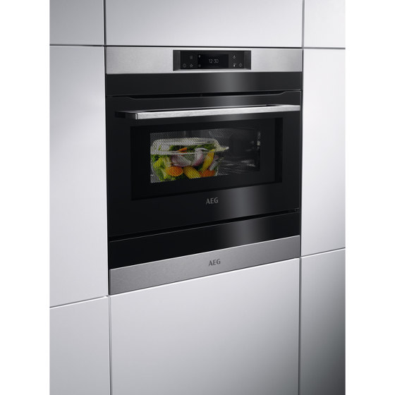 7000 CombiQuick Microwave And Oven - Stainless Steel with antifingerprint coating | Fours | Electrolux Group