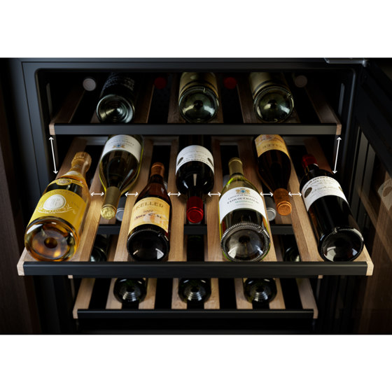 7000 Integrated Under Counter Wine Cabinet 81.8 cm - Black Glossy Glass | Caves à vin | Electrolux Group