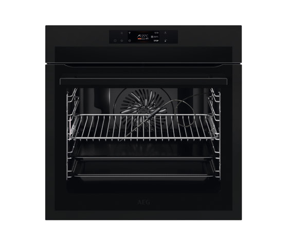 8000 Assisted cooking Pyrolytic Self Clean Oven - Matt Black | Fours | Electrolux Group