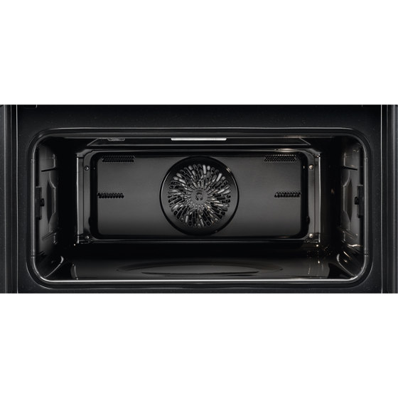 8000 CombiQuick Microwave And Oven - Matt Black | Backöfen | Electrolux Group