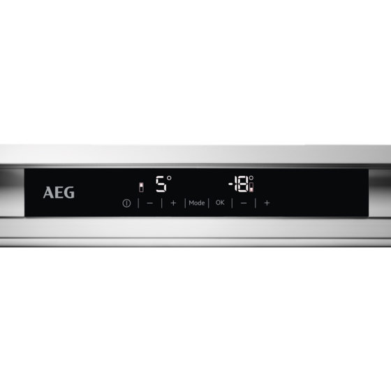 8000 Cooling 360° Integrated Fridge Freezer 176.9 cm - White | Refrigerators | Electrolux Group