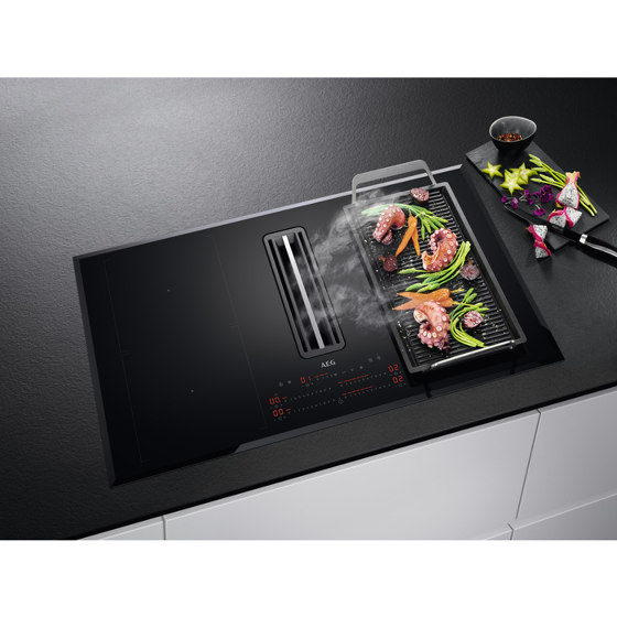 8000 Induction Extractor Hob 83 cm Duct Out | Piani cottura | Electrolux Group