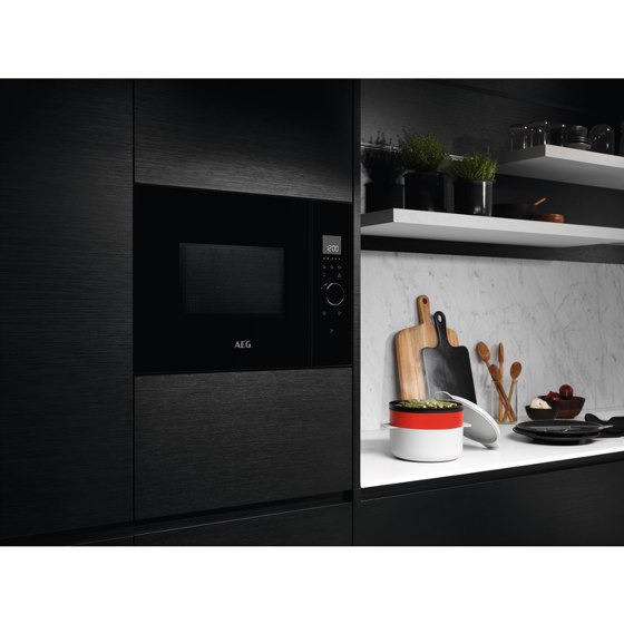 8000 Integrated Microwave 26L - Black | Ovens | Electrolux Group