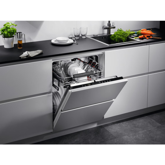 8000 Sprayzone Dishwasher 60cm | Geschirrspüler | Electrolux Group