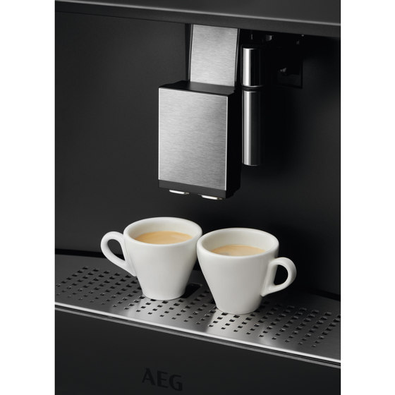 Integrated Coffee Machine - Stainless Steel with antifingerprint coating | Máquinas de café | Electrolux Group