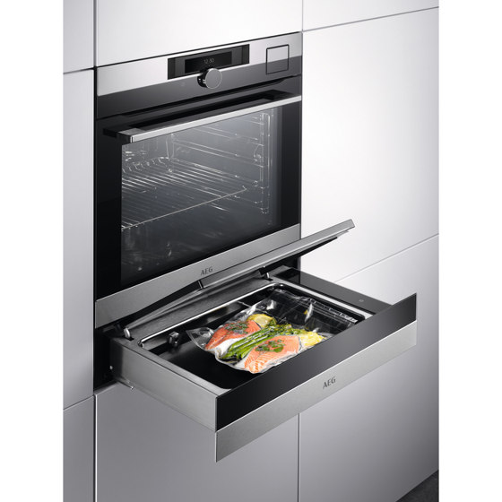 Vacuum Sealer Drawer - Black/Stainless steel with antifingerprint | Kitchen appliances | Electrolux Group