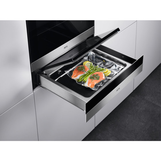 Vacuum Sealer Drawer - Black/Stainless steel with antifingerprint | Ustensiles de cuisine | Electrolux Group