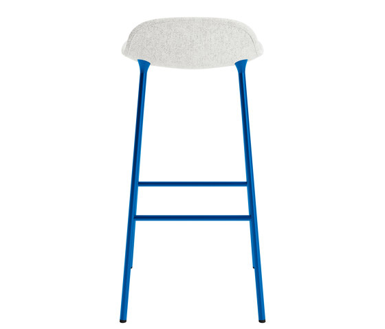 Form Barstool 75 Full Upholstery Hallingdal 110 Bright Blue | Sgabelli bancone | Normann Copenhagen