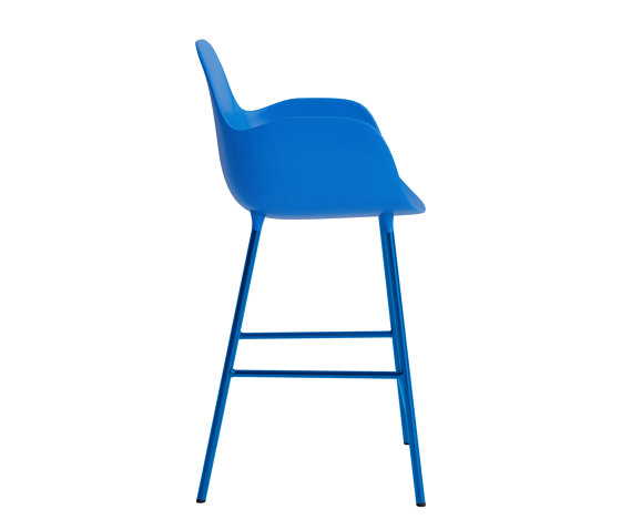 Form Bar Armchair 65 cm Steel Bright Blue | Sgabelli bancone | Normann Copenhagen