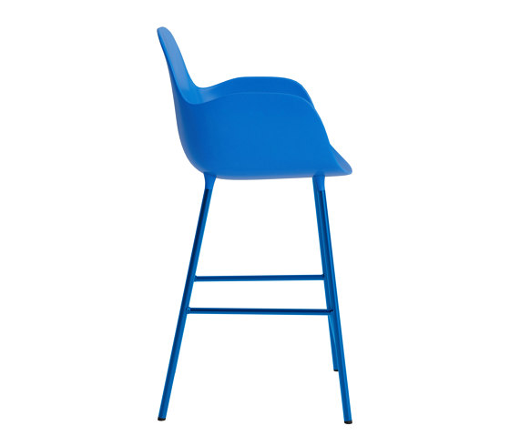 Form Bar Armchair 75 cm Steel Bright Blue | Sgabelli bancone | Normann Copenhagen