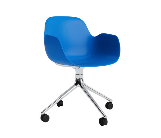 Form Armchair Swivel 4W Alu Bright Blue | Sillas | Normann Copenhagen