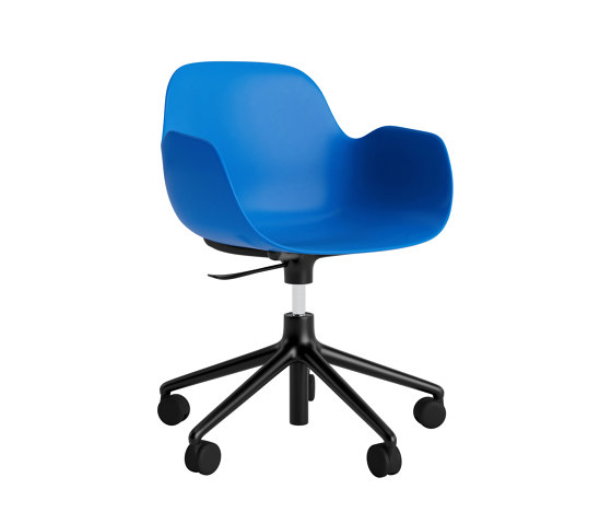 Form Armchair Swivel 5W Gas Lift Black Alu Bright Blue | Stühle | Normann Copenhagen