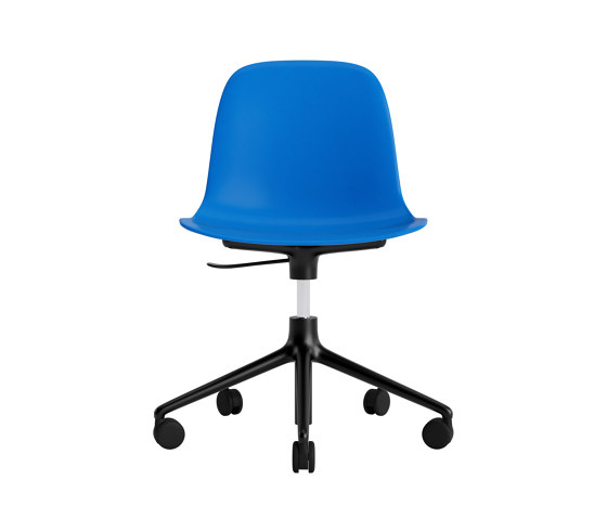 Form Chair Swivel 5W Gas Lift Black Alu Bright Blue | Sedie | Normann Copenhagen