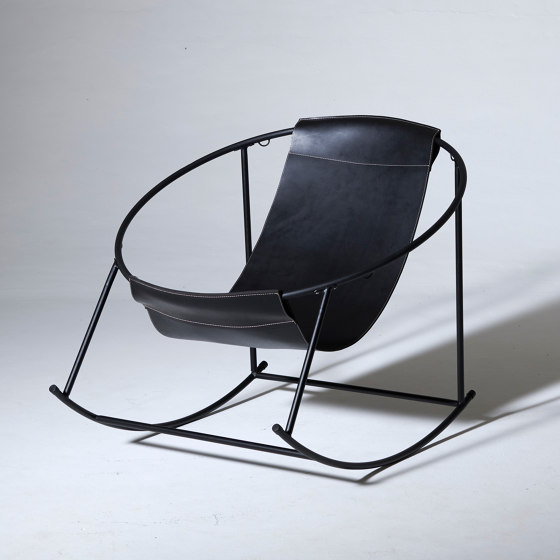 Rocking Chair / Sling Thick Leather | Fauteuils | Studio Stirling