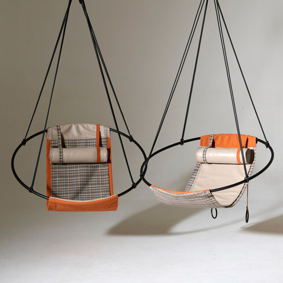 Sling Lux Hanging Chair | Balancelles | Studio Stirling