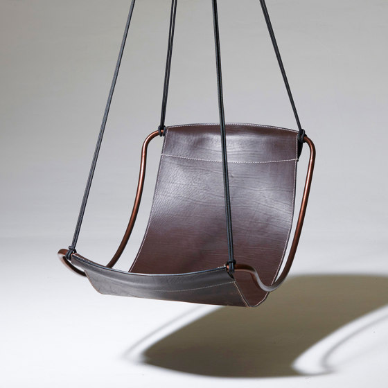 Sling Slim Leather Hanging Chair | Schaukeln | Studio Stirling