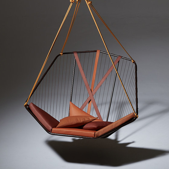 Angle7 Outdoor Hanging Chair | Columpios | Studio Stirling