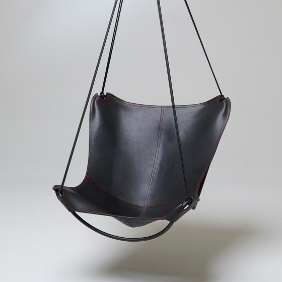 Butterfly Hanging Chair Black Frame | Schaukeln | Studio Stirling